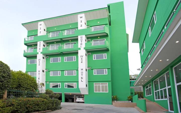 WIZ HOTEL