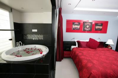 ABSOLUTE BANGLA SUITES