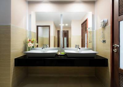 AIYARA GRAND HOTEL
