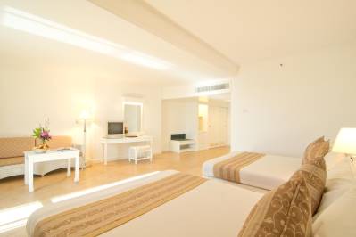 AMBASSADOR CITY JOMTIEN TOWER WING