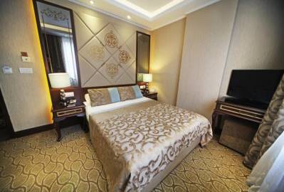 BLACK BIRD HOTEL