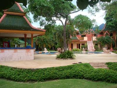 COCONUT BEACH RESORT