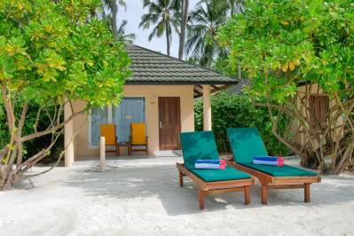 HOLIDAY ISLAND RESORT & SPA