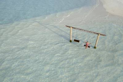 HOLIDAY ISLAND RESORT & SPA