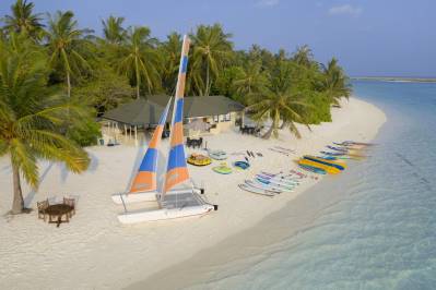 HOLIDAY ISLAND RESORT & SPA