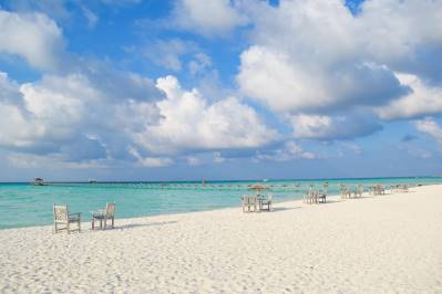 HOLIDAY ISLAND RESORT & SPA