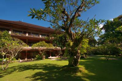 MATAHARI BUNGALOWS