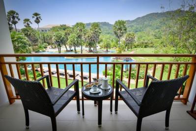 NAITHONBURI BEACH RESORT PHUKET