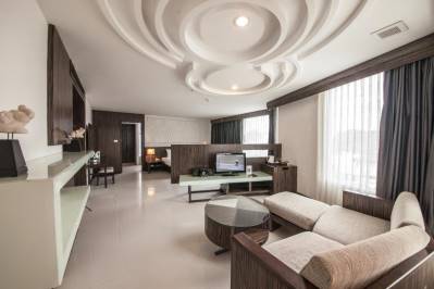 NORA CHAWENG HOTEL