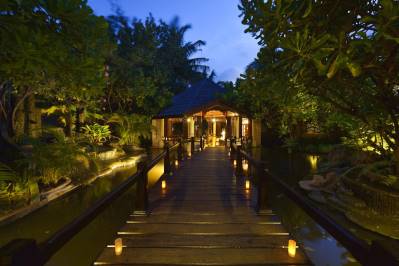 PARADISE ISLAND RESORT & SPA