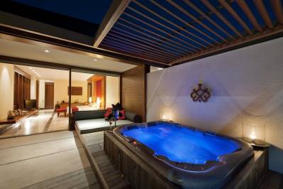 PARADISE ISLAND RESORT & SPA