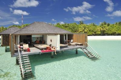 PARADISE ISLAND RESORT & SPA