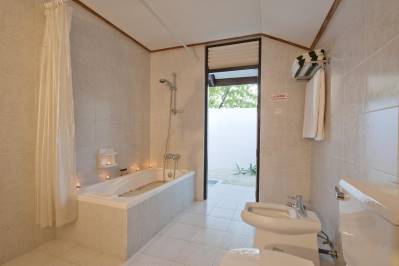 PARADISE ISLAND RESORT & SPA