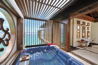 PARADISE ISLAND RESORT & SPA