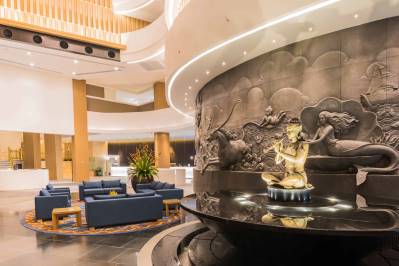 ROYAL CLIFF BEACH HOTEL