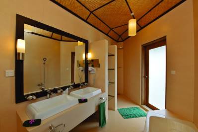SAFARI ISLAND RESORT & SPA