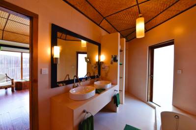 SAFARI ISLAND RESORT & SPA