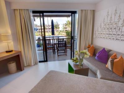 SUNWING KAMALA BEACH