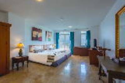 WATERFRONT SUITES PHUKET BY CENTARA