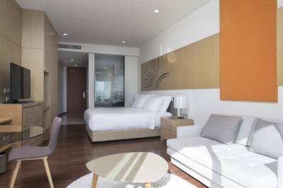 WHITE SAND BEACH RESIDENCES PATTAYA